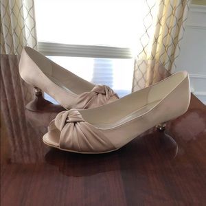 Women’s Satin Kitten Heel Pump